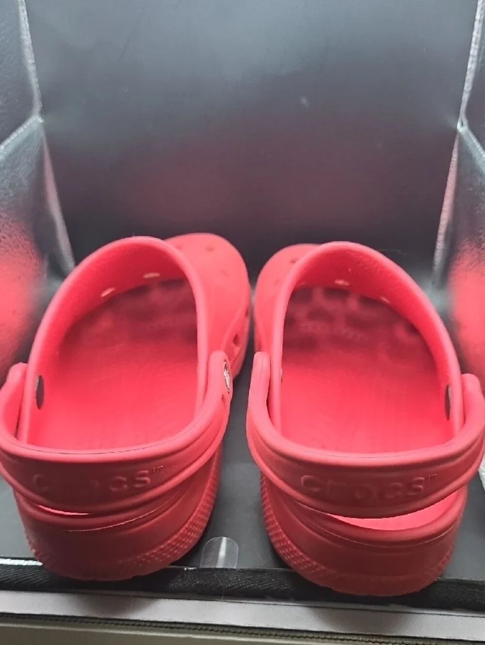 CROCS Men's Classic Clog in Red